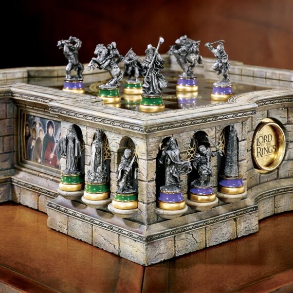 NN2990 Lord of the Rings Collectors Chess Set - Detail_resized
