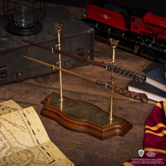 NN7495 Weasley Wand Collection Environment_resized