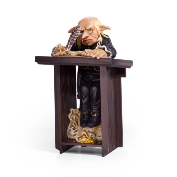 NN7552 Magical Creatures #10 Gringotts Goblin - Alone_resized