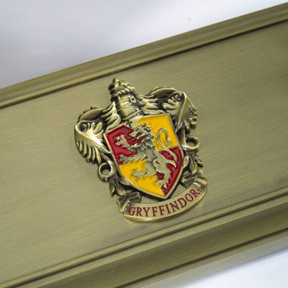 NN9522 Gryffindor Wand Stand - Detail_resized