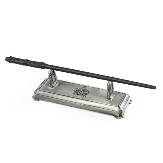 NN9524 Slytherin Wand Stand - With Wand_resized