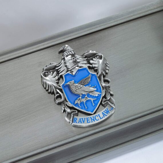 NN9528 Ravenclaw Wand Stand - Detail_resized