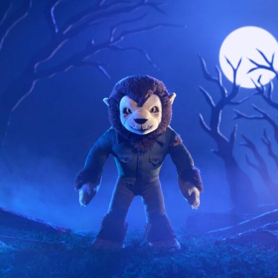 nn1142-um-plush-wolfman-enviro_resized