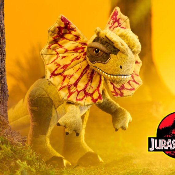 NN2434 Dilophosaurus Plush Enviro_resized
