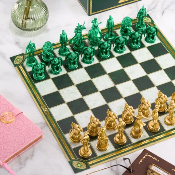 nn3050-wicked-chess-set-envior-02-sq_resized